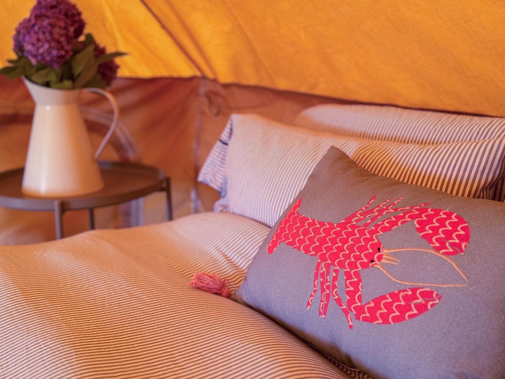 Fully Furnished Bell Tent 3 Carlyon Bay Buitenkant foto